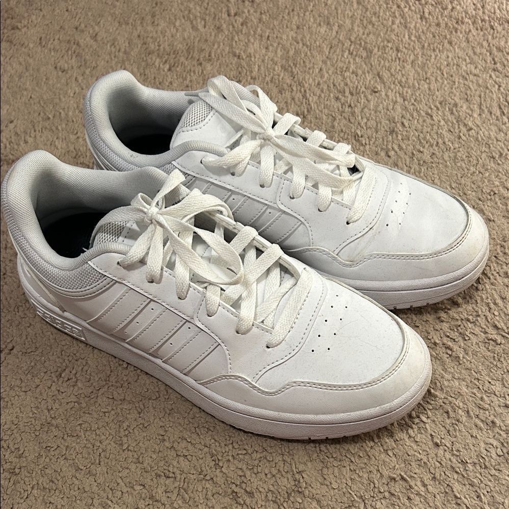 Adidas white 8.5 Women’s
